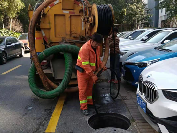 卫东排污管道清淤